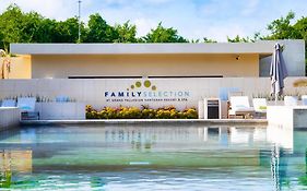 Family Selection At Grand Palladium Kantenah Resort & Spa
